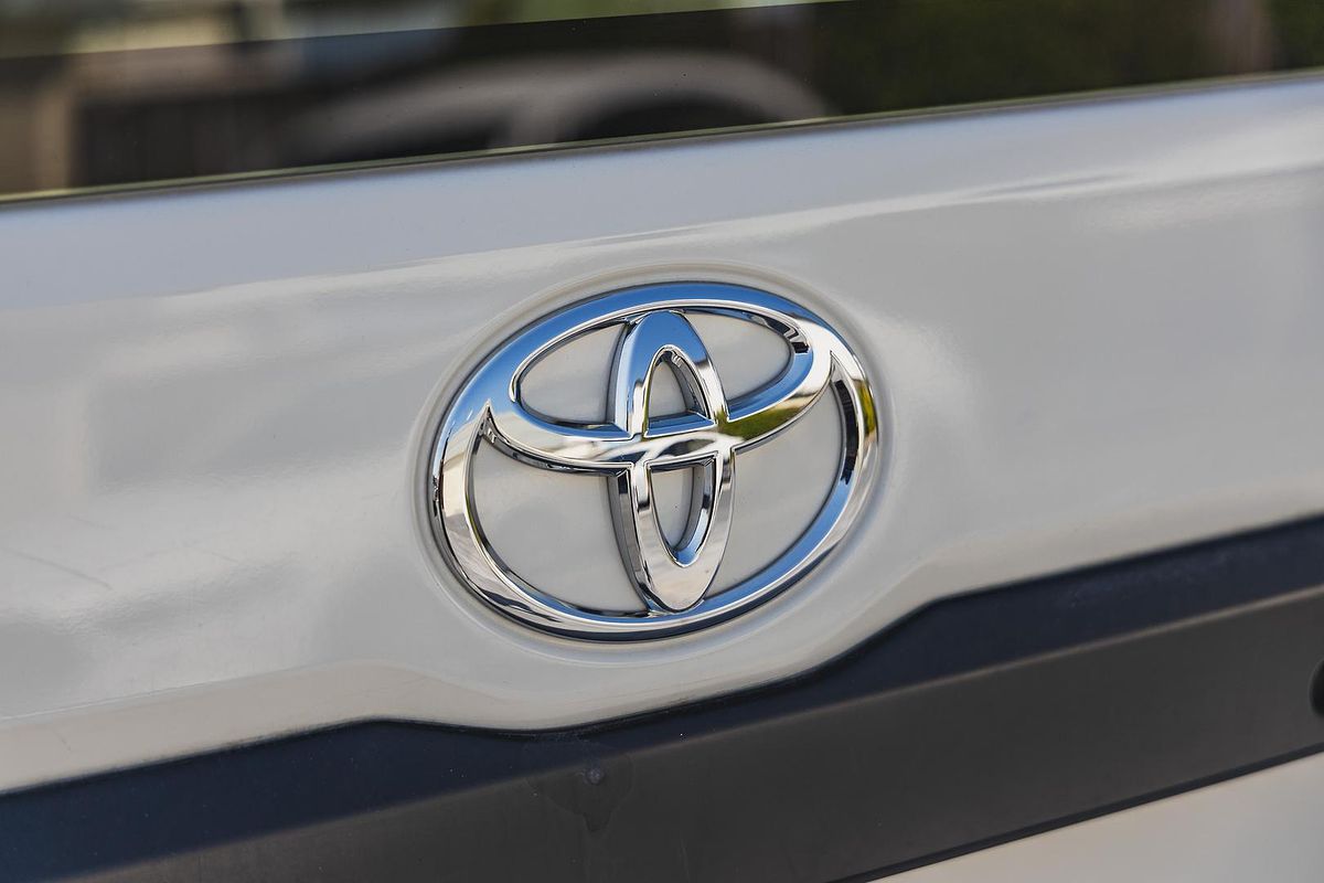 2024 Toyota Hiace GDH300R LWB