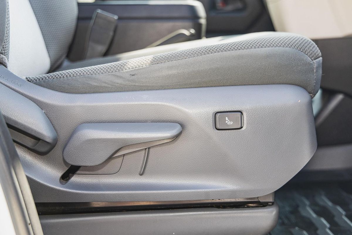 2024 Toyota Hiace GDH300R LWB