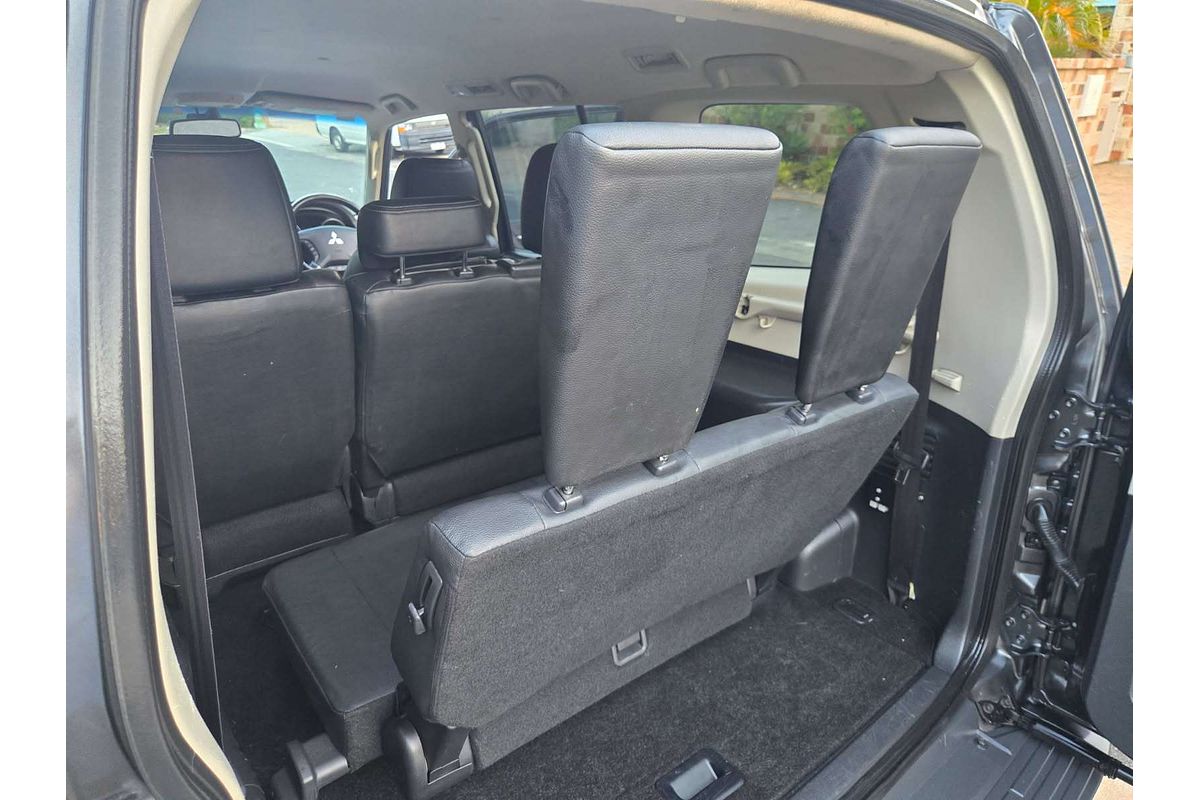 2014 Mitsubishi Pajero VR-X NW