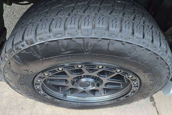 2014 Mitsubishi Pajero VR-X NW