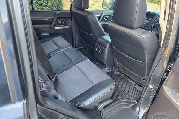 2014 Mitsubishi Pajero VR-X NW