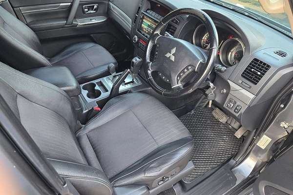 2014 Mitsubishi Pajero VR-X NW