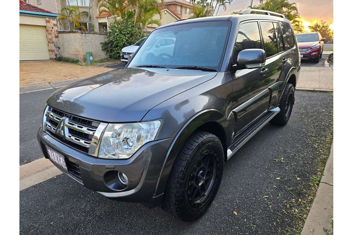 2014 Mitsubishi Pajero VR-X NW
