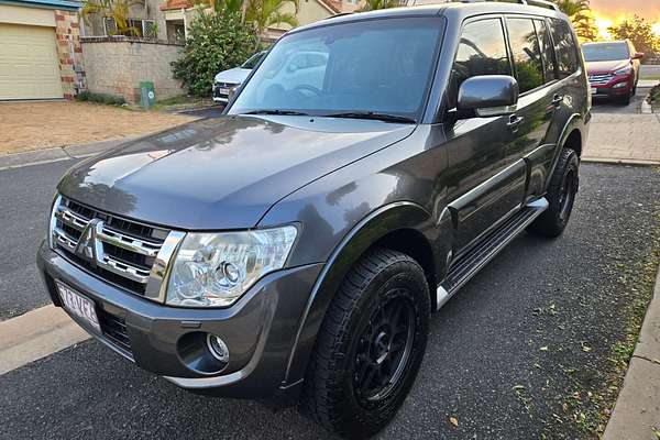 2014 Mitsubishi Pajero VR-X NW
