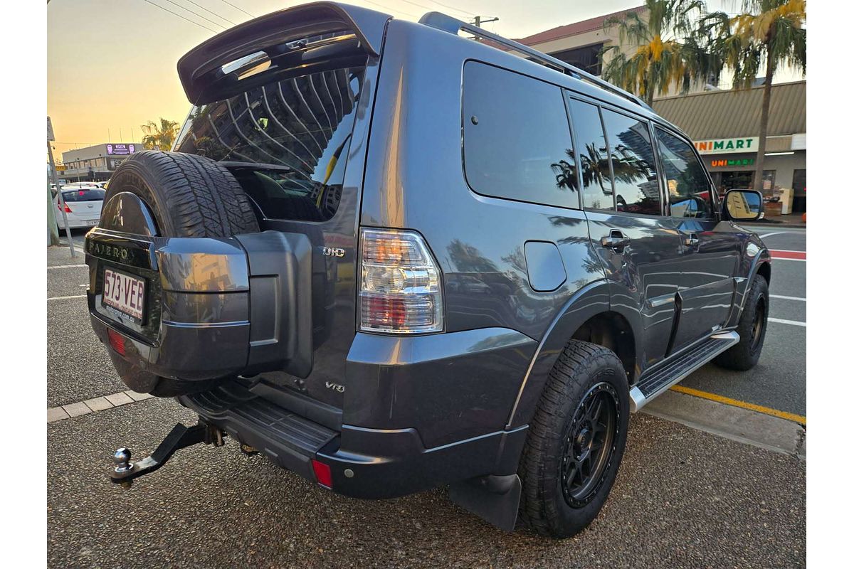 2014 Mitsubishi Pajero VR-X NW