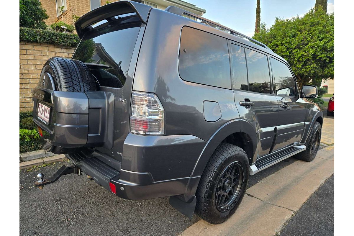 2014 Mitsubishi Pajero VR-X NW