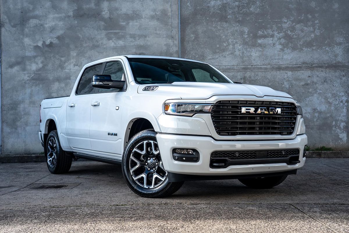 2025 RAM 1500 Laramie Sport Hurricane SO RamBox DT 4X4 SWB