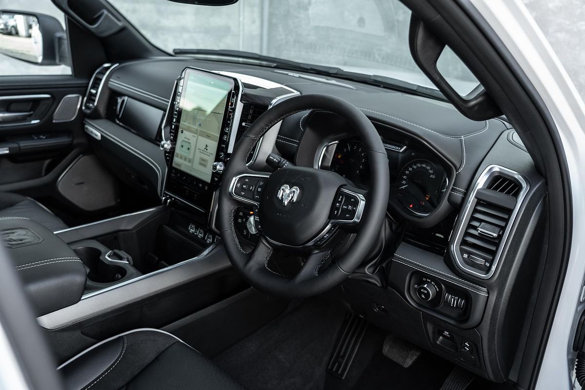 2025 RAM 1500 Laramie Sport Hurricane SO RamBox DT 4X4 SWB