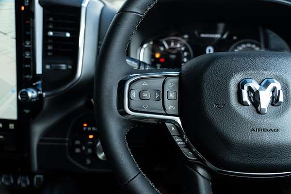 2025 RAM 1500 Laramie Sport Hurricane SO RamBox DT 4X4 SWB