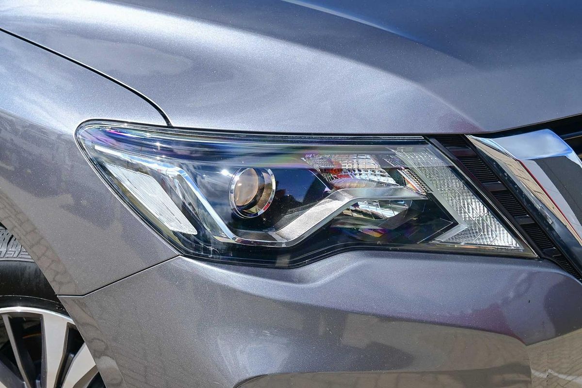 2018 Nissan Pathfinder ST-L R52 Series II