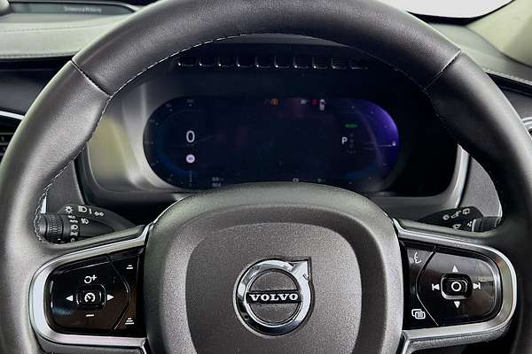 2023 Volvo XC90 Recharge Ultimate T8 Plug-In Hybrid