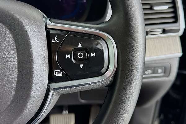 2023 Volvo XC90 Recharge Ultimate T8 Plug-In Hybrid
