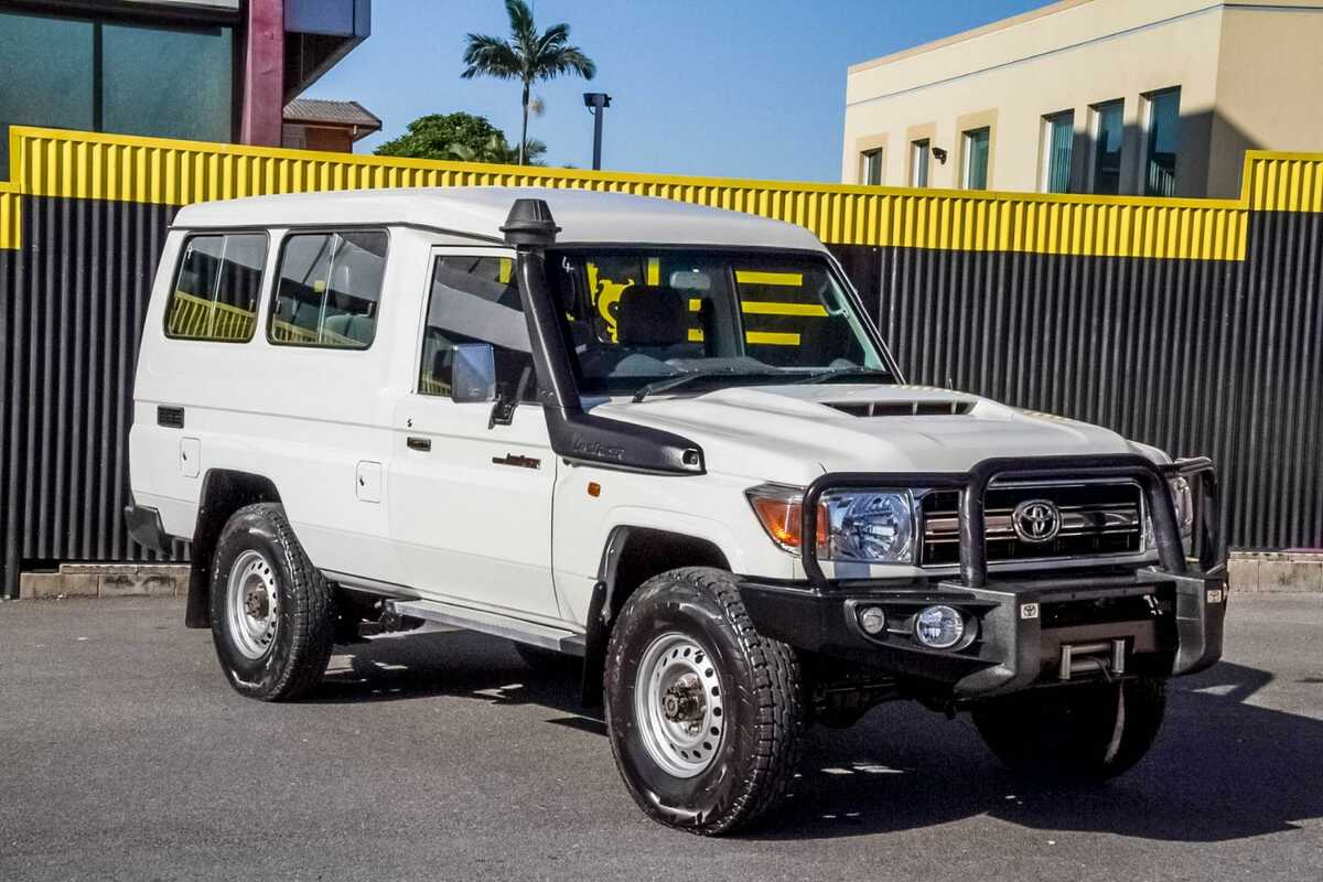 Sold 2018 Toyota Landcruiser Gxl Troopcarrier Used Suv Tweed Heads Nsw