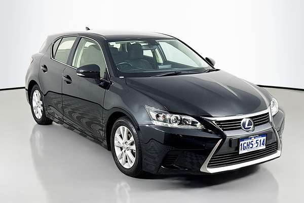 2017 Lexus CT CT200h Luxury ZWA10R