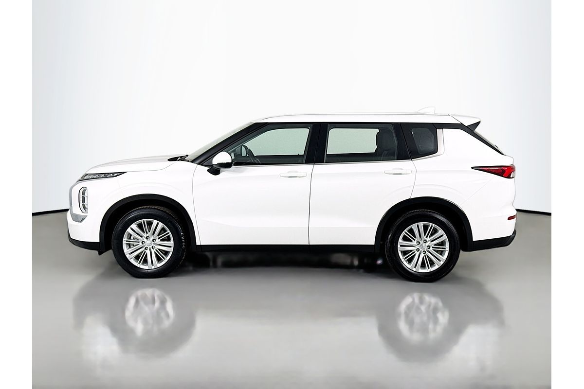 2024 Mitsubishi Outlander ES ZM