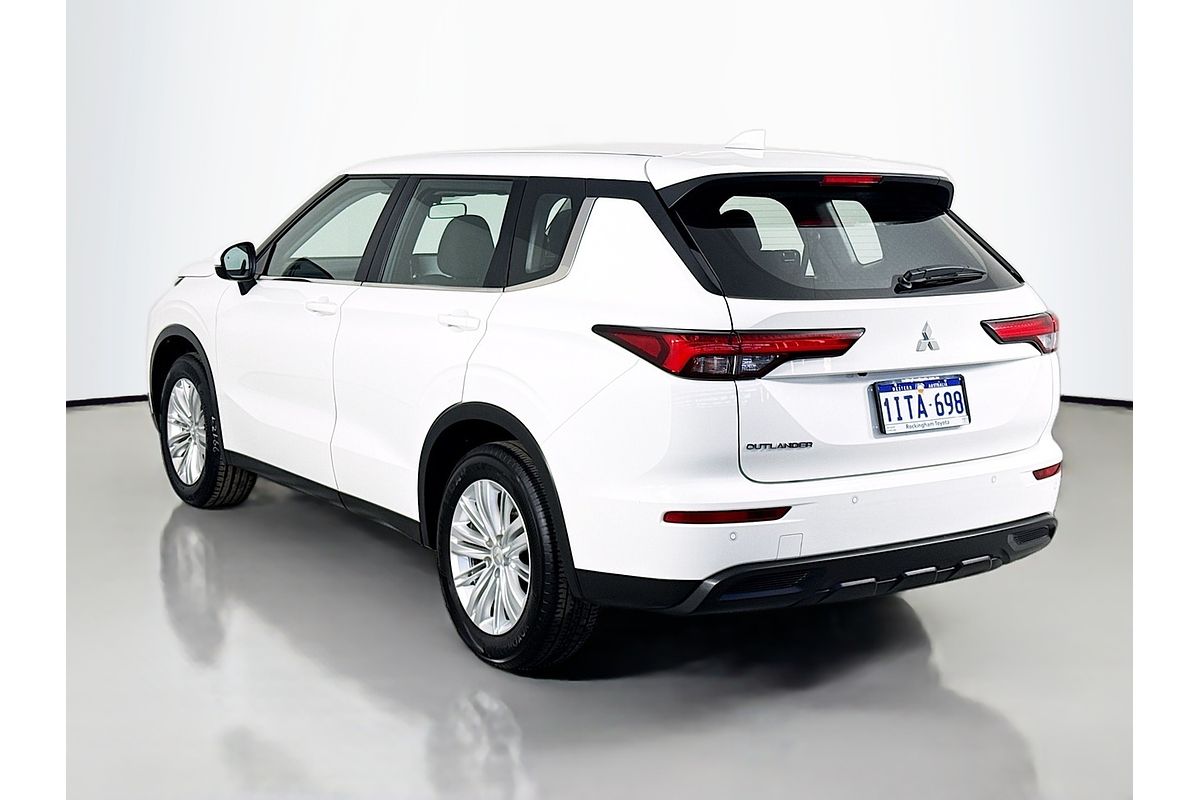 2024 Mitsubishi Outlander ES ZM