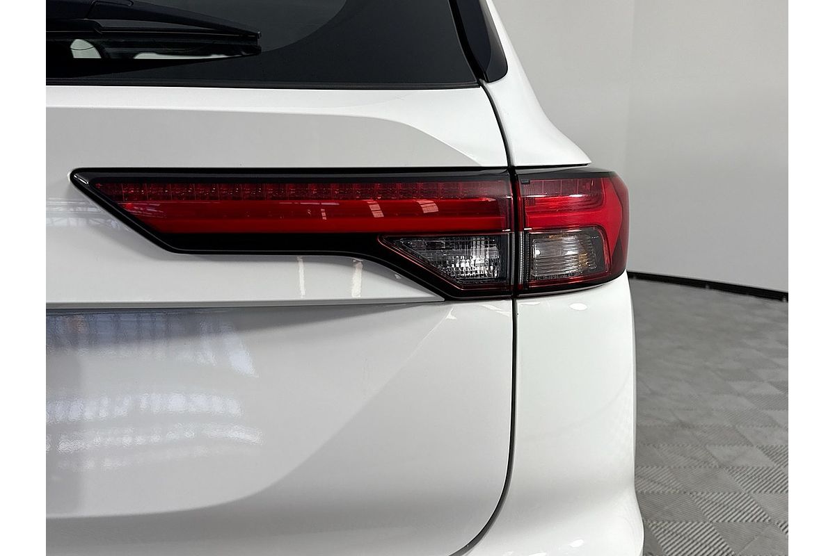 2024 Mitsubishi Outlander ES ZM