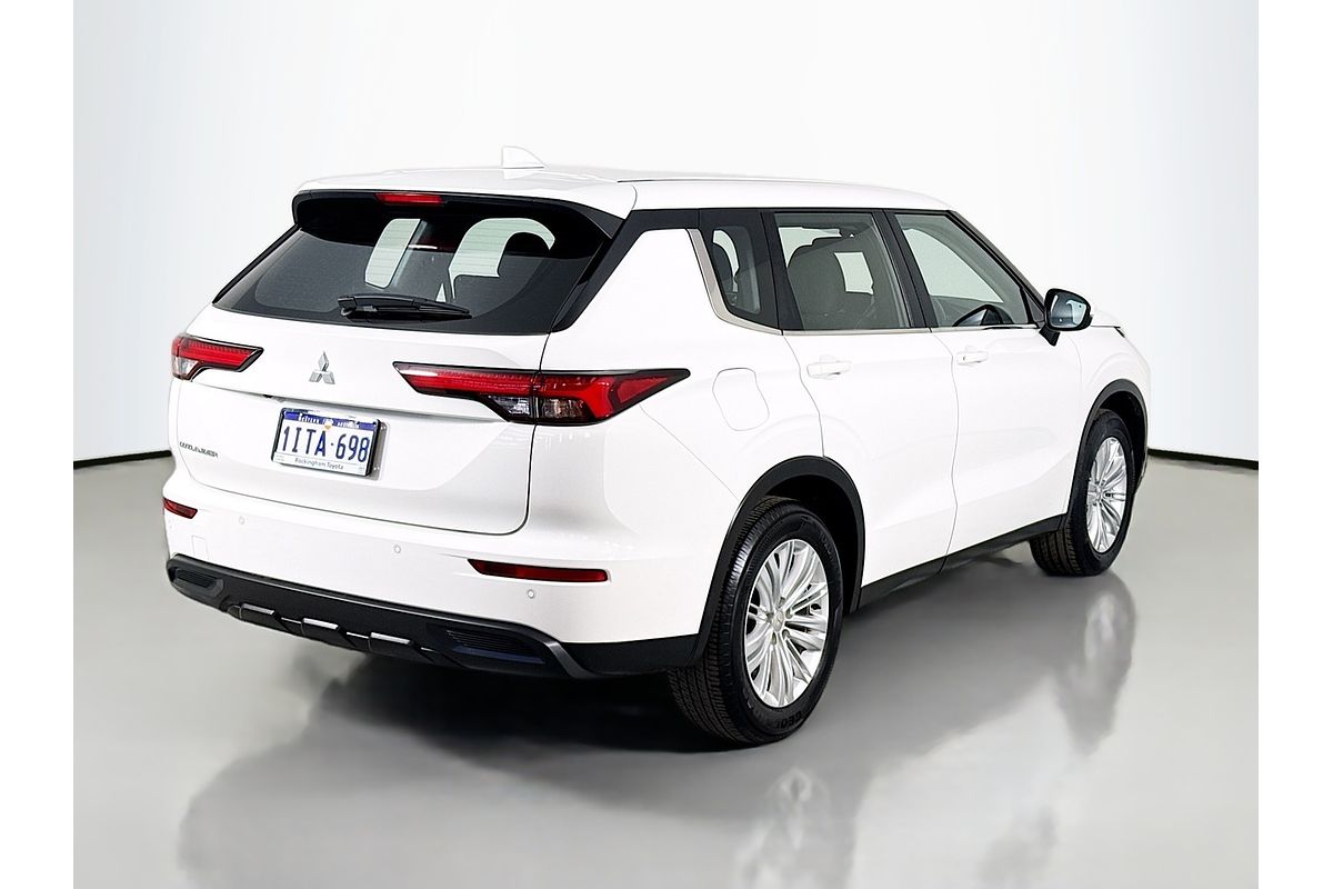 2024 Mitsubishi Outlander ES ZM