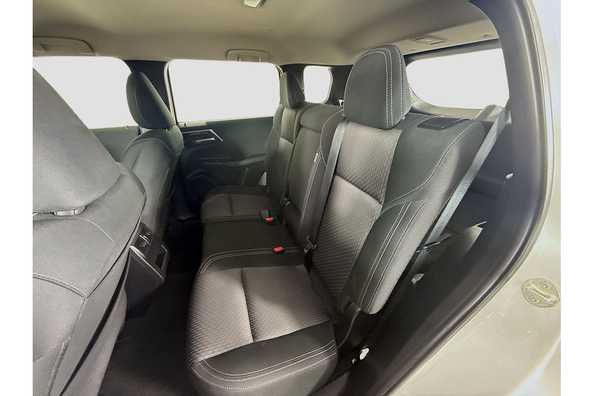 2024 Mitsubishi Outlander ES ZM