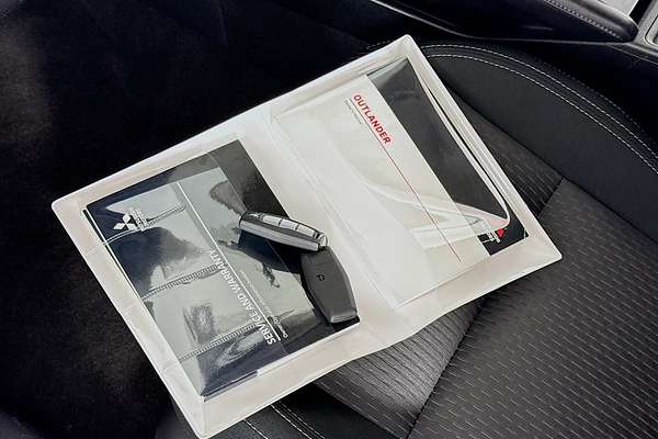 2024 Mitsubishi Outlander ES ZM