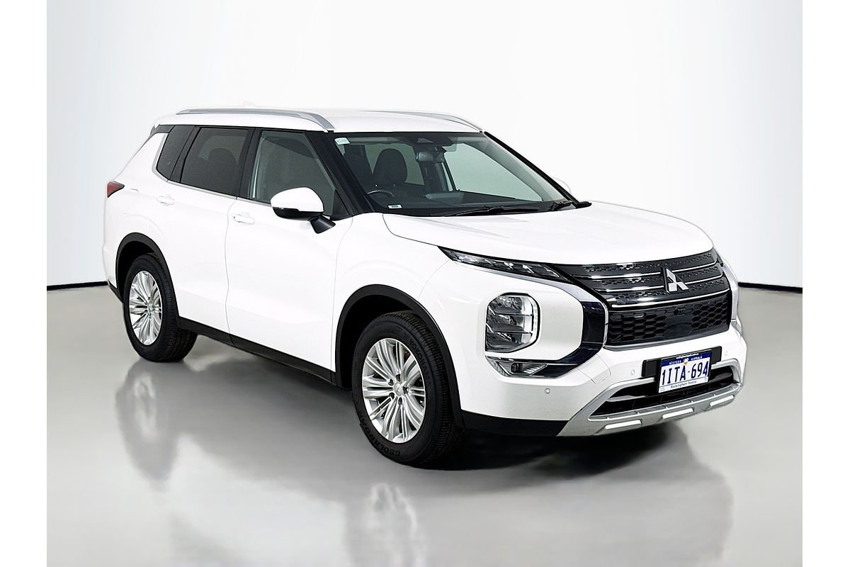 2024 Mitsubishi Outlander LS ZM