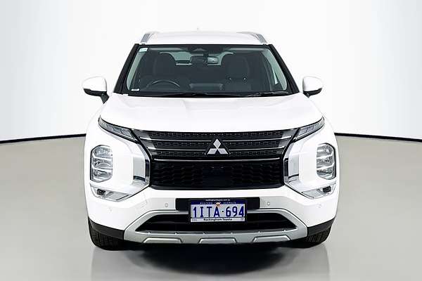 2024 Mitsubishi Outlander LS ZM