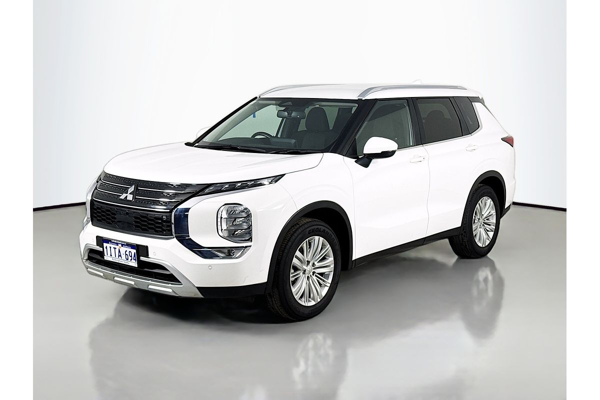 2024 Mitsubishi Outlander LS ZM