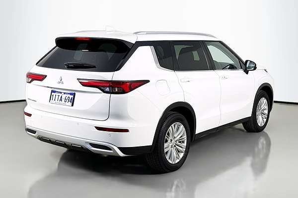 2024 Mitsubishi Outlander LS ZM