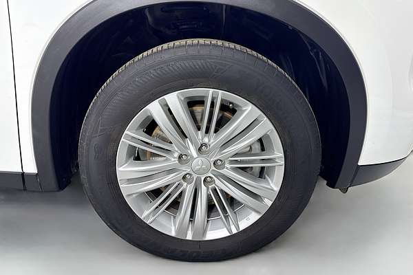 2024 Mitsubishi Outlander LS ZM
