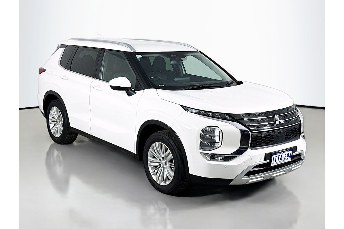 2024 Mitsubishi Outlander LS ZM