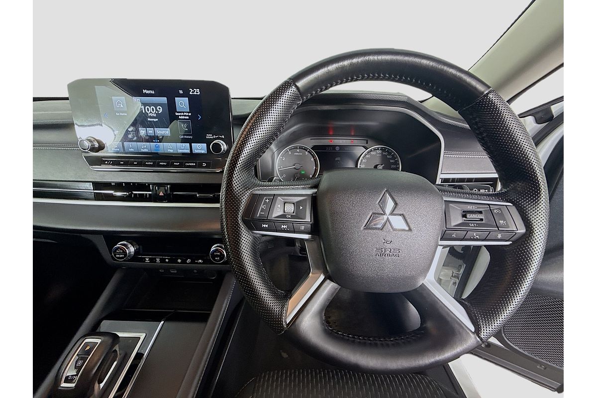 2024 Mitsubishi Outlander LS ZM