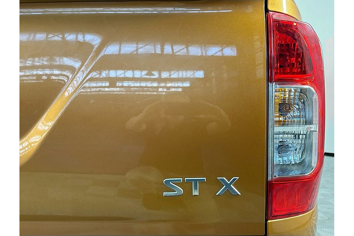 2015 Nissan Navara ST-X D23 4X4
