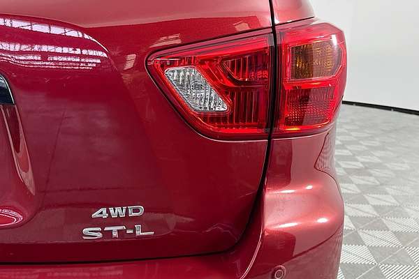 2017 Nissan Pathfinder ST-L R52 Series II