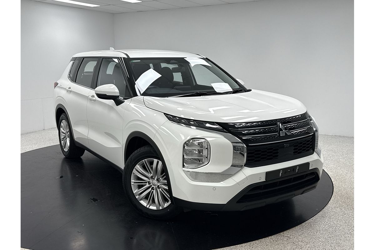 2023 Mitsubishi Outlander ES ZM