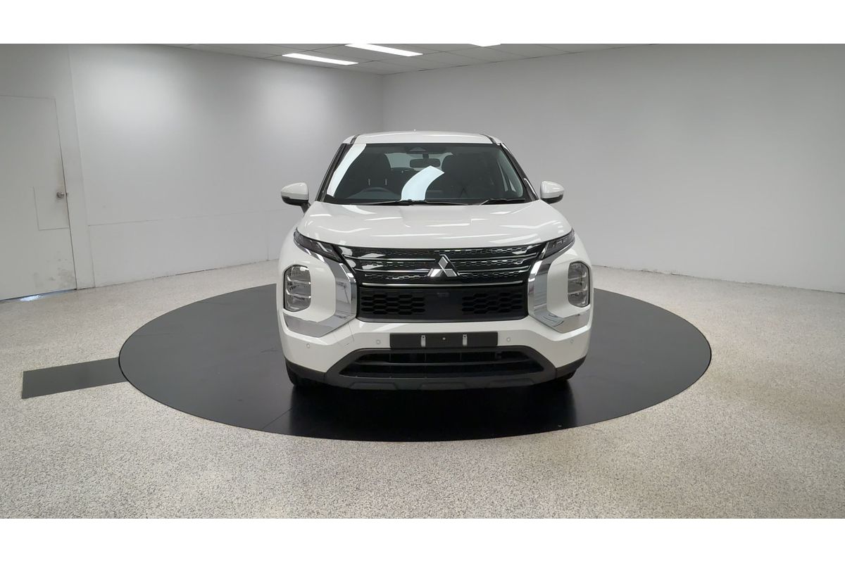 2023 Mitsubishi Outlander ES ZM