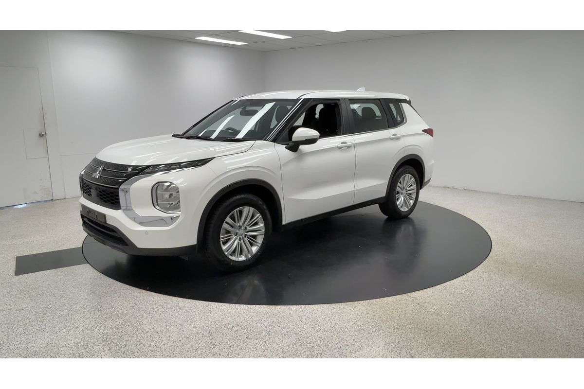2023 Mitsubishi Outlander ES ZM