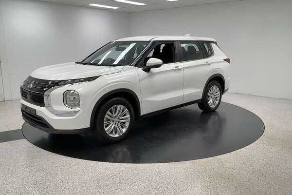 2023 Mitsubishi Outlander ES ZM