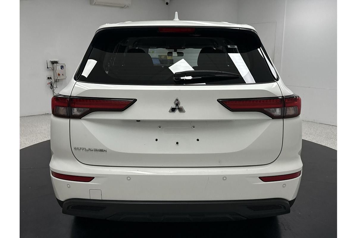 2023 Mitsubishi Outlander ES ZM