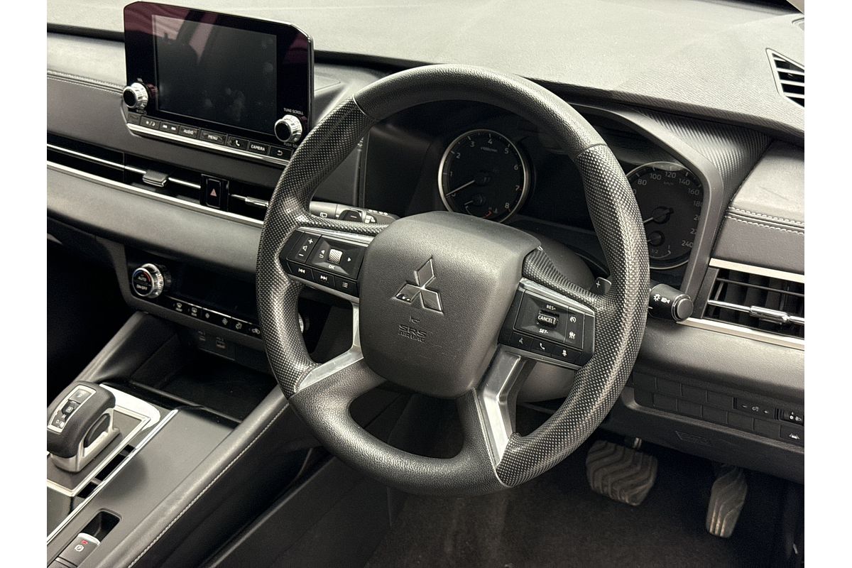 2023 Mitsubishi Outlander ES ZM