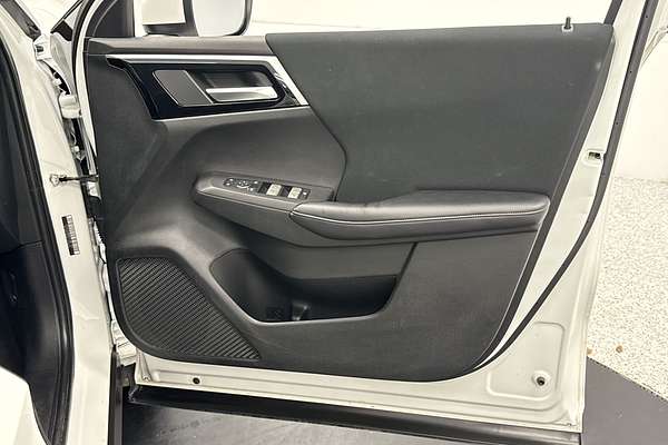 2023 Mitsubishi Outlander ES ZM