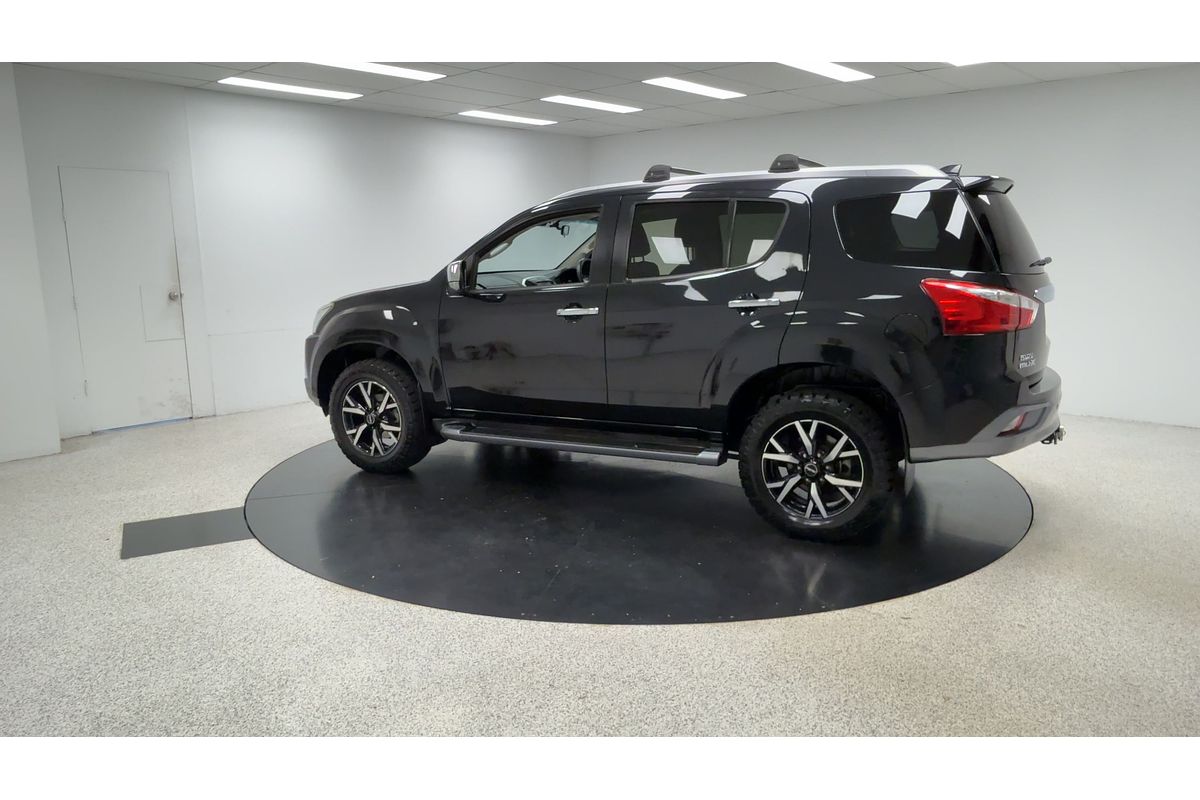 2021 Isuzu MU-X LS-T