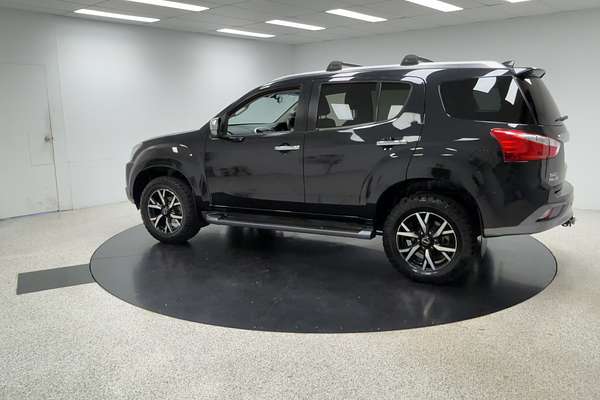 2021 Isuzu MU-X LS-T