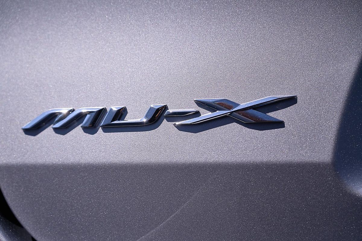 2025 Isuzu MU-X LS-M