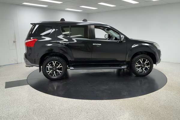 2021 Isuzu MU-X LS-T