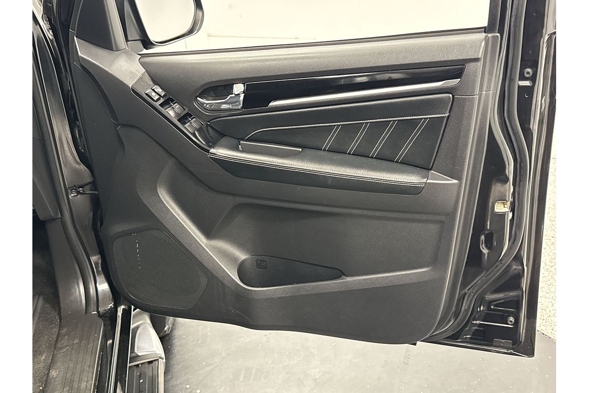 2021 Isuzu MU-X LS-T