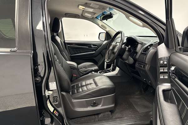 2021 Isuzu MU-X LS-T