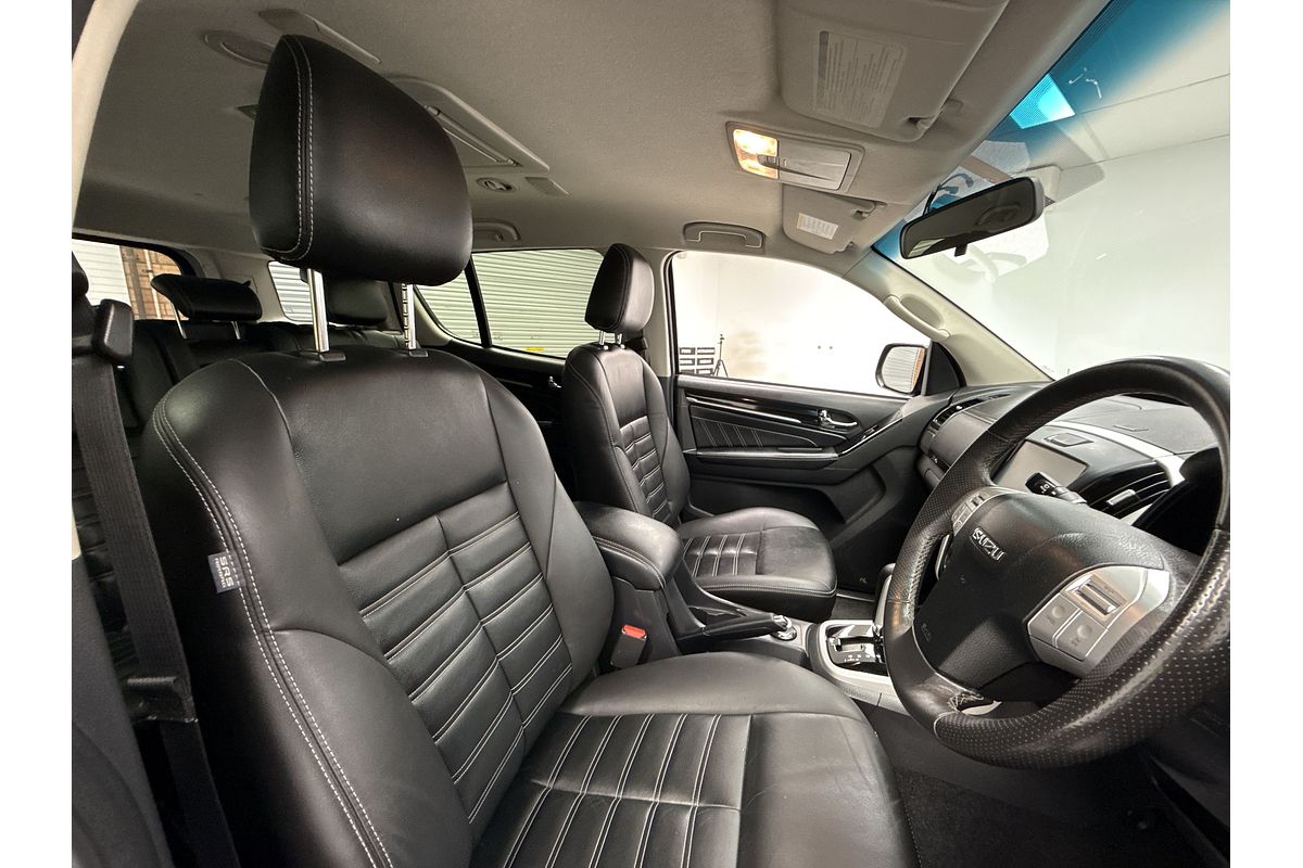 2021 Isuzu MU-X LS-T
