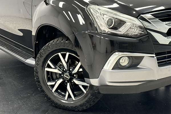 2021 Isuzu MU-X LS-T