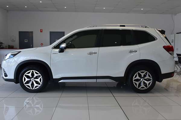 2023 Subaru Forester Hybrid L S5