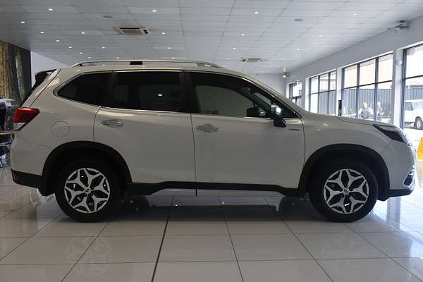 2023 Subaru Forester Hybrid L S5